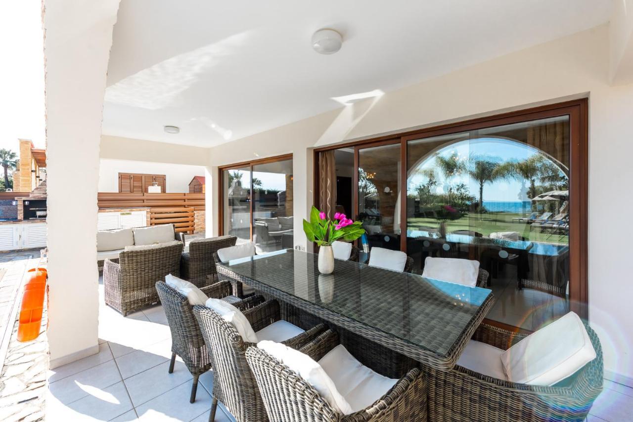 Sea Front Oceanus H2 By Ezoria Villas Aya Napa Dış mekan fotoğraf