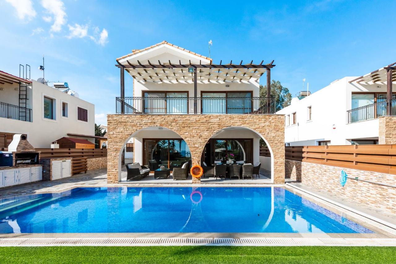Sea Front Oceanus H2 By Ezoria Villas Aya Napa Dış mekan fotoğraf