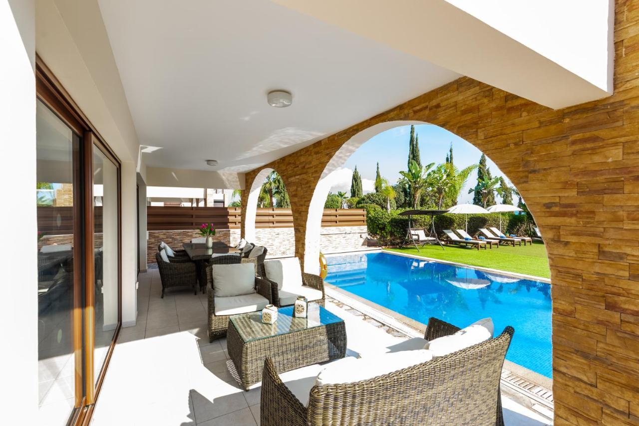 Sea Front Oceanus H2 By Ezoria Villas Aya Napa Dış mekan fotoğraf