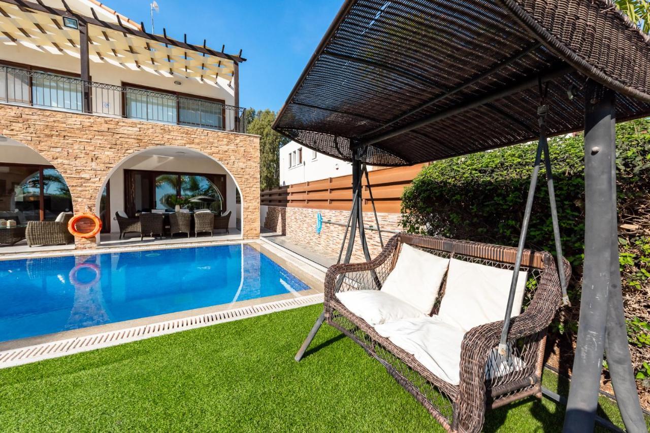 Sea Front Oceanus H2 By Ezoria Villas Aya Napa Dış mekan fotoğraf
