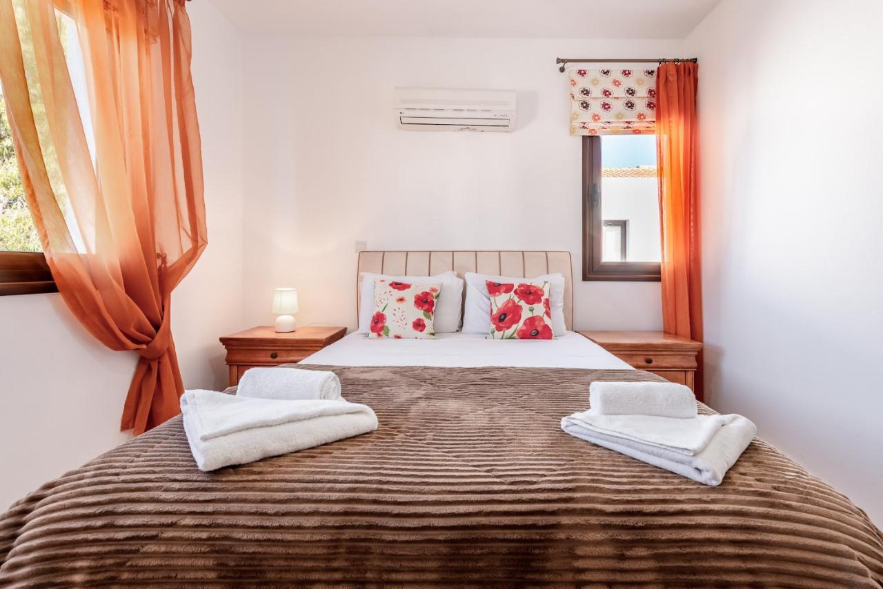 Sea Front Oceanus H2 By Ezoria Villas Aya Napa Dış mekan fotoğraf