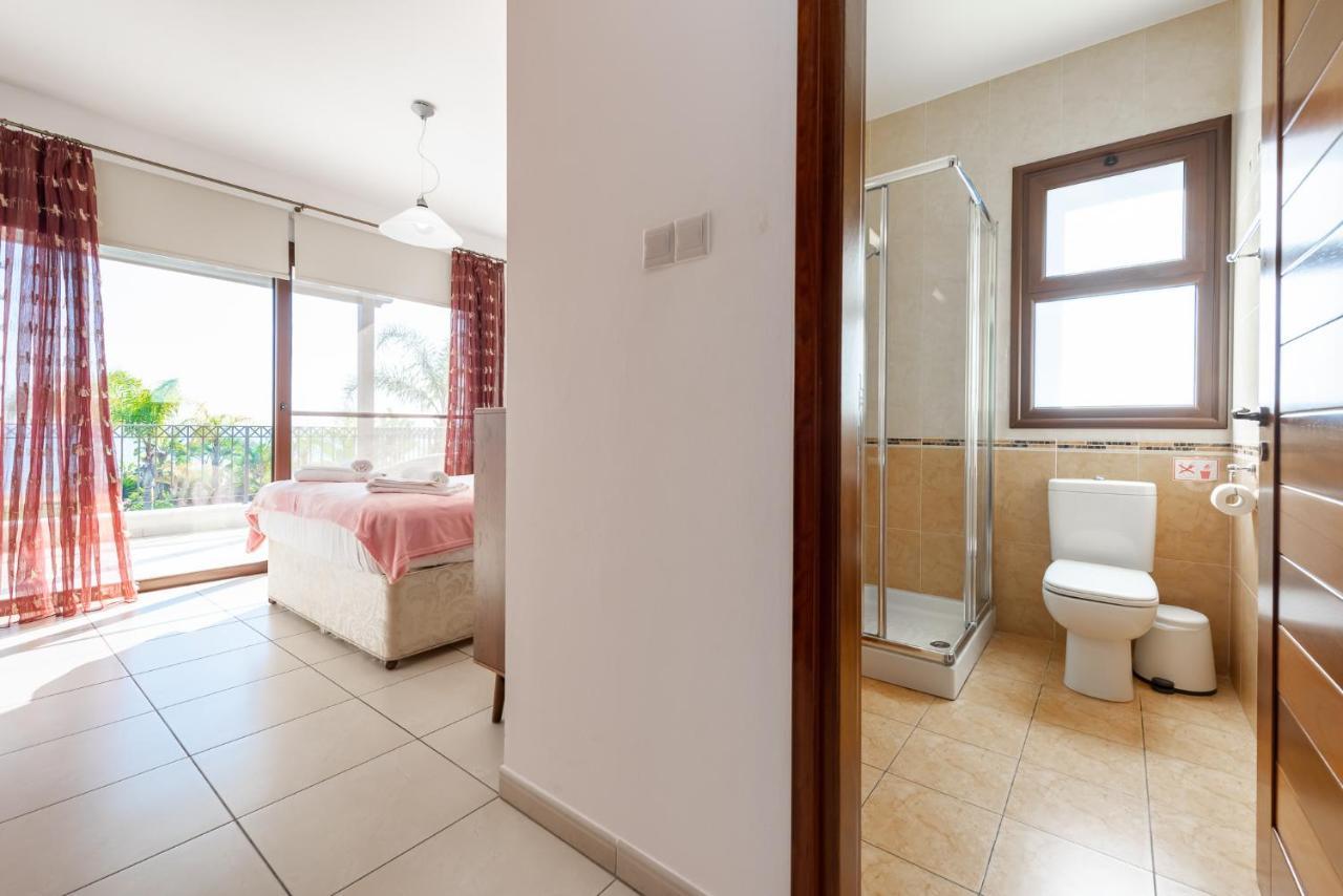 Sea Front Oceanus H2 By Ezoria Villas Aya Napa Dış mekan fotoğraf